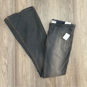 We The Free Penny Pull-On Flare Jeans in Back Alley Blue Size 31 NWT